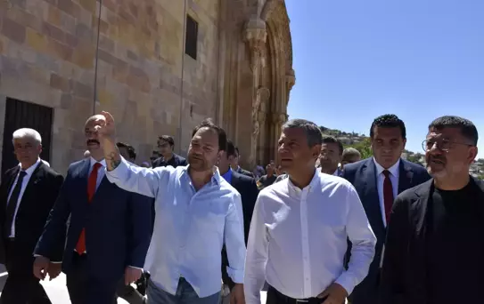 Özgür Özel'den Meclis'e Çağrı