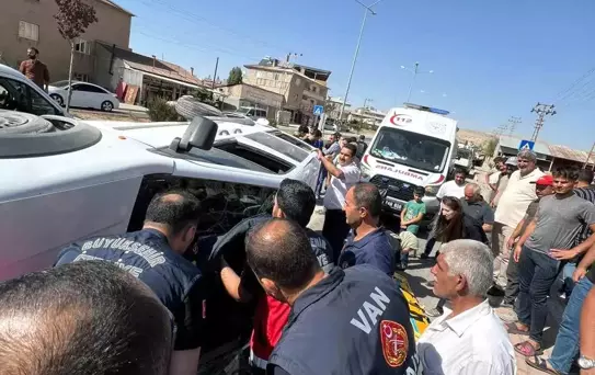 Van'da Ticari Araç Kazası: 1 Yaralı