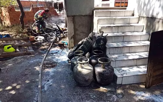 Balıkesir'de Yangın: Bodrum Katı Yok Oldu