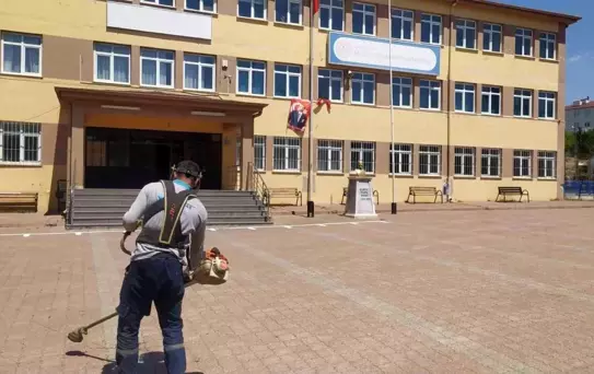 Hacılar Belediyesi Okul Temizliği ile Yeni Eğitim Yılına Hazırlanıyor