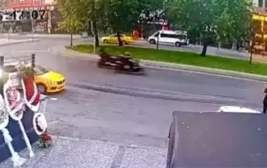 Beyoğlu'nda Silahlı Saldırı: 3 Gözaltı