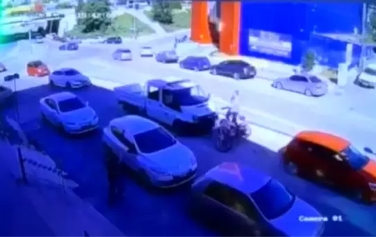 Mamak'ta Motosiklet Kazası: Sürücü Havalandı
