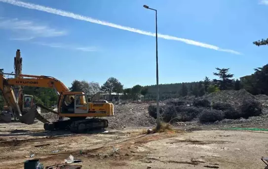 Eski Hastane Yıkıldı, Yeni Servis Geliyor