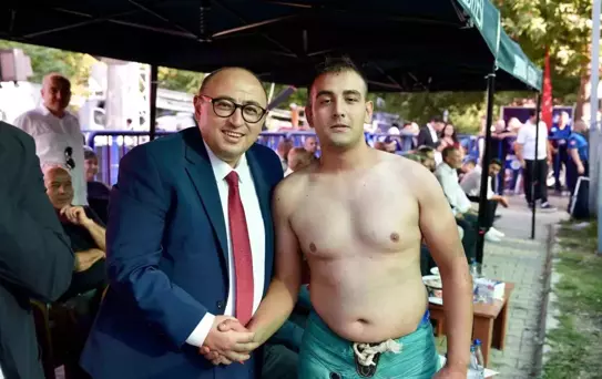 Erdemli'de 39. Geleneksel Hacıalanı Yaylası Güreşleri Renkli Görüntülere Ev Sahipliği Yaptı