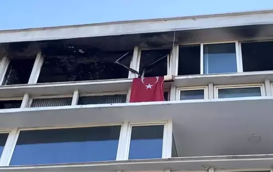 Kadıköy'de Apartman Yangını
