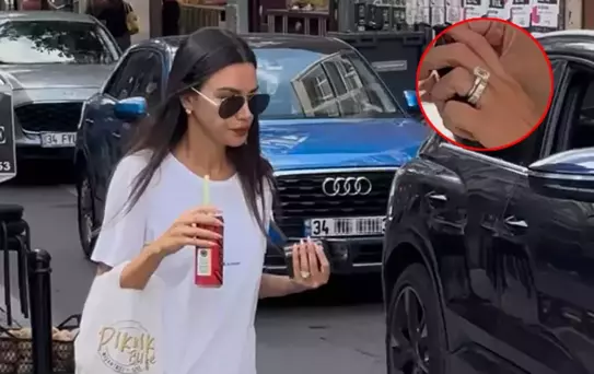 Arda Turan'ın eşi Aslıhan Doğan Turan'dan yüzük şov