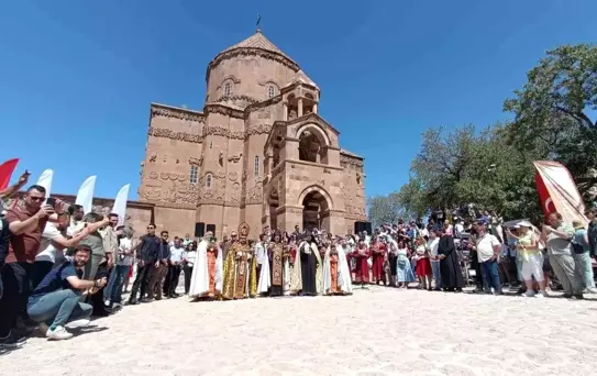 Akdamar Kilisesi'nde 13. Ayin Gerçekleşti