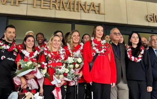Voleybol Takımımız Gümüş Madalya İle Döndü