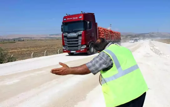 Trafikte Neşe Saçan İşçi