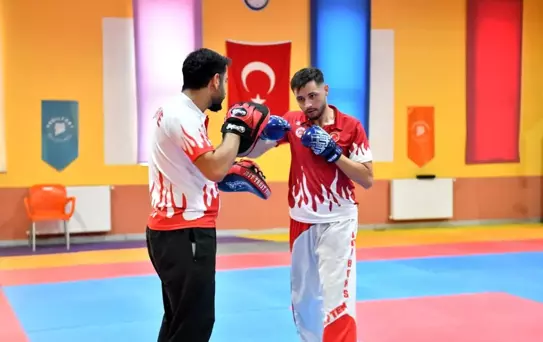 Yeşilyurt Kick Boks Takımı, Avrupa Şampiyonası için İtalya'ya Gidiyor