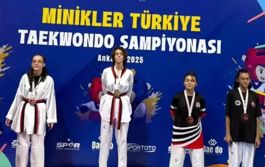 Zişan Koparan'dan Altın Madalya