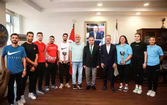 ADÜ Şampiyonlar Okulu Unvanını Hak Etti