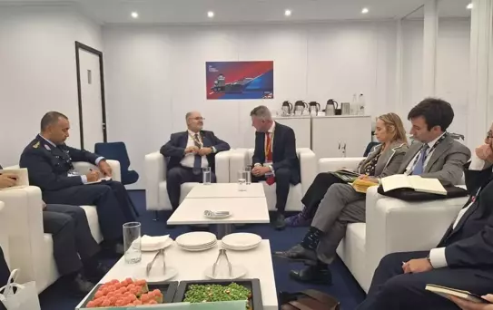 Kavaklıoğlu, Londra'da Savunma Temasları
