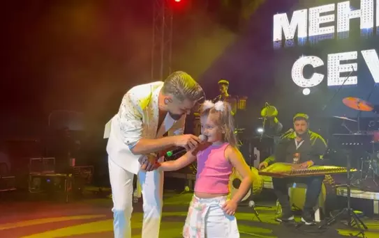 Mehmet Çevik, Gemlik'te Ücretsiz Konser Verdi