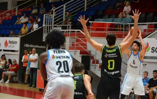 Aliağa Petkimspor, Ege Cup 2025'te Üçüncülüğü Kazandı
