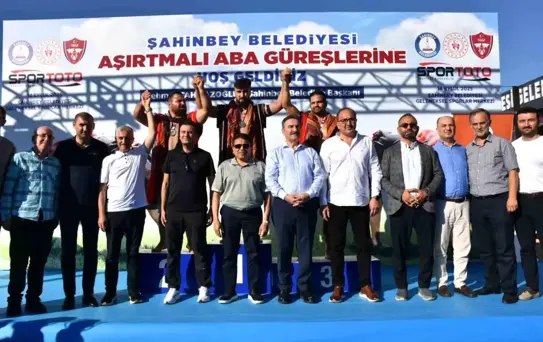 Aşırtmalı Aba Güreşi Türkiye Şampiyonası'nda Şampiyon Alper Aslan