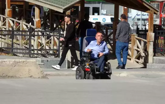 Bayburt'ta Engelliye Motosiklet Çarptı