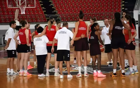 Melikgazi Kayseri Basketbol 14 Oyuncu Transfer Etti
