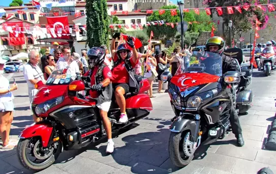 10. Uluslararası Goldwing Treffen Çeşme'de Coşkuyla Gerçekleşti