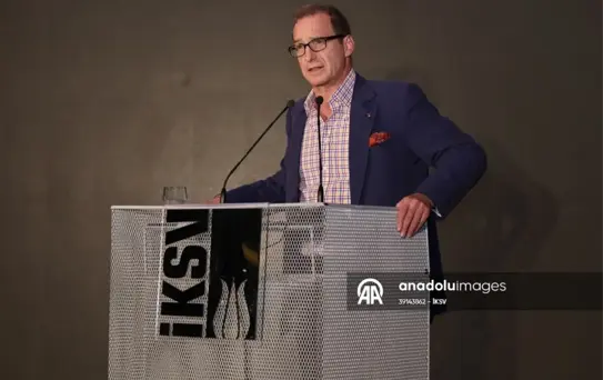 Ömer Koç'tan İstanbul Bienali'nin açılışına damga vuran Gazze tepkisi