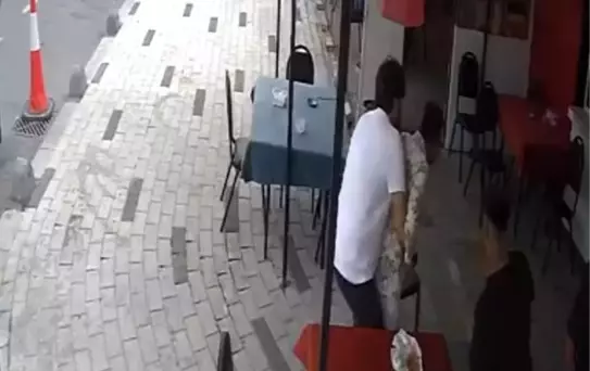Çatalca'da Boğulma Tehlikesi: Kahvehane Sahibi Hayat Kurtardı