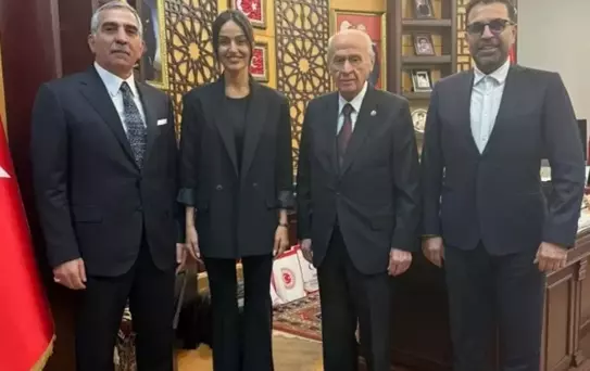 Genel merkezde buluştular: Bahçeli, 'Alevi Açılımı'nın startını ünlü şarkıcıyla verecek