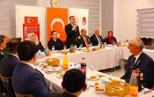 Bayburt'ta Gaziler Günü Etkinliği: Şehit Ailelerine ve Gazilere Onur Yemeği
