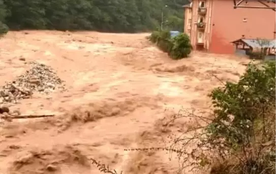 Rize'de Şiddetli Yağışlar Etkili Oldu