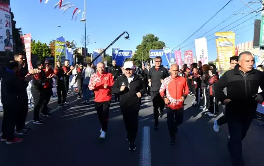 Kayseri Yarı Maratonu dünya sahnesinde: Büyükkılıç imzasıyla 5. uluslararası koşu
