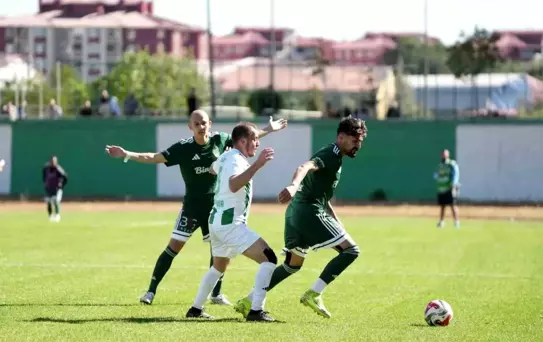 12 Bingölspor, Yeşilyurtspor'u 2-0 Mağlup Etti