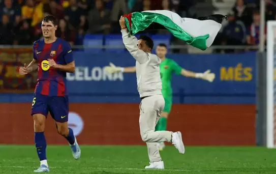 Barcelona'nın 3-0'lık zaferini gölgede bırakan protesto