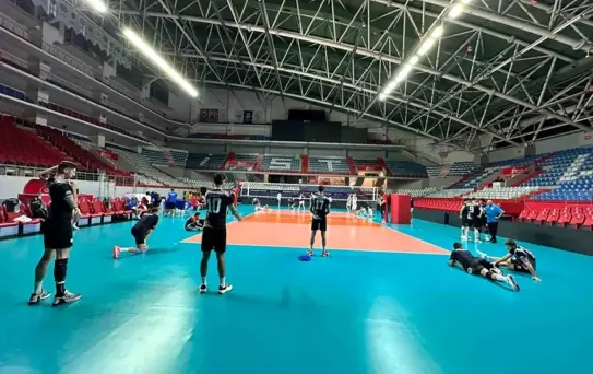 Osmangazi Belediyespor Erkek Voleybol Takımı Fenerbahçe Turnuvası'nda Şampiyon Oldu