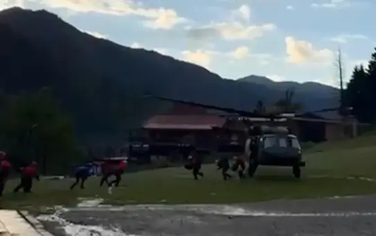 Rize'de Sel Felaketi, Helikopterle Yardım Ulaşımı