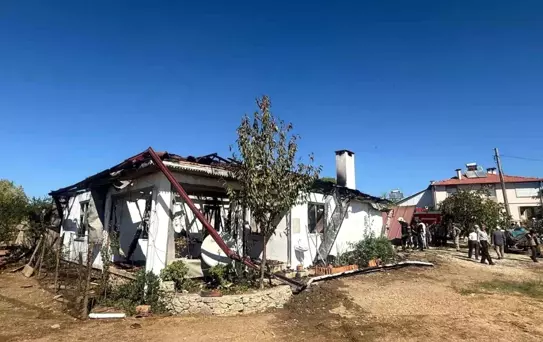 Muğla'da Yangın: Ev ve Ahır Kullanılamaz Hale Geldi