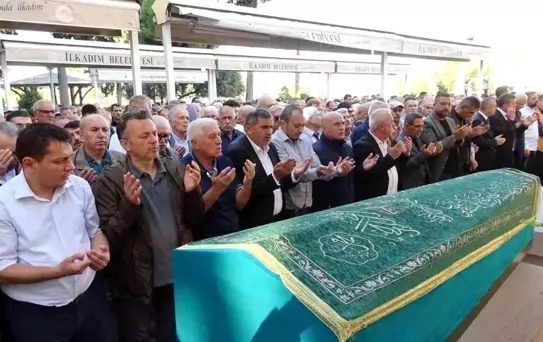 Ülkücü Camianın Sevilen İsimlerinden Erdem Şenocak Son Yolculuğuna Uğurlandı