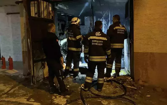 Eskişehir'de Apartman Kilerinde Yangın