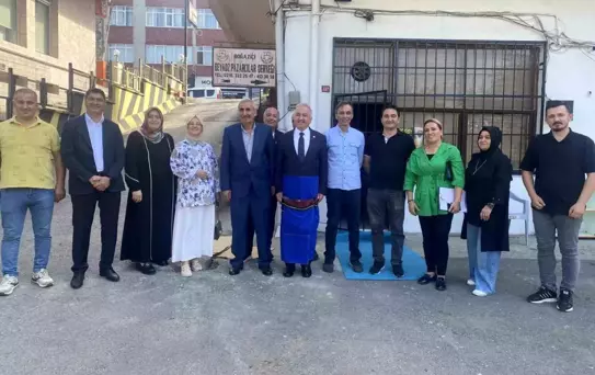 AK Parti İstanbul'da Türkiye Yüzyılı Buluşmaları Düzenledi
