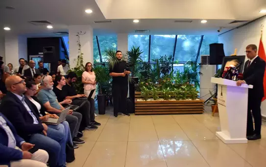 İzmir'de Çöp Sorunu ve Harmandalı Açıklamaları