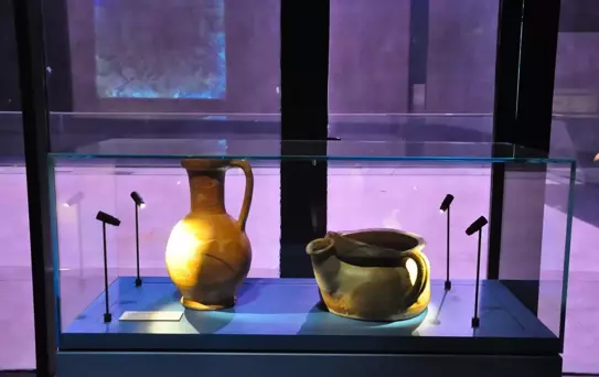 Aigai Antik Kenti'nde 1800 Yıllık Vazo Sergilendi