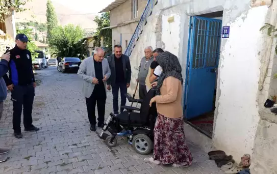 Yahyalı Belediyesi'nden Engelli Bireye Akülü Araç Desteği