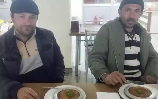 Alacak meselesiyle çıkan kavgada 2 kişiyi vurarak öldürdü