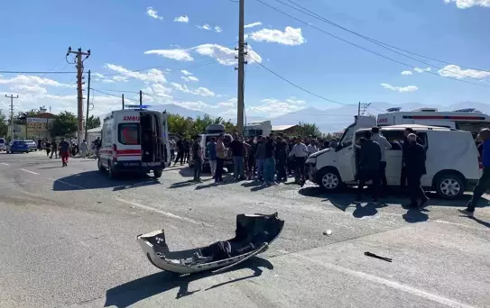 Iğdır'da Trafik Kazası: 4 Yaralı