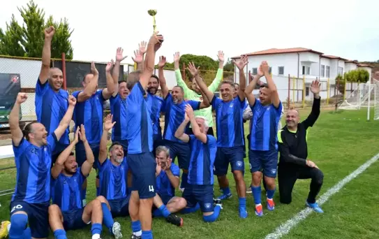 8. Dostluk ve Kardeşlik Futbol Turnuvası'nda Şampiyon Beylerbeyi Master Takımı