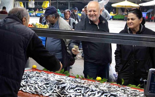 Bolu'da Hamsi Fiyatları Fırtına Nedeniyle Yükseldi