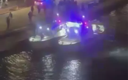 Haliç Metro Köprüsü'nden denize atlayan 2 kişi yaralı olarak kurtarıldı