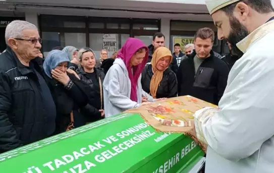Kamyonetin çarptığı 2 kız çocuğu hayatını kaybetti! Cenazede gözyaşları sel oldu