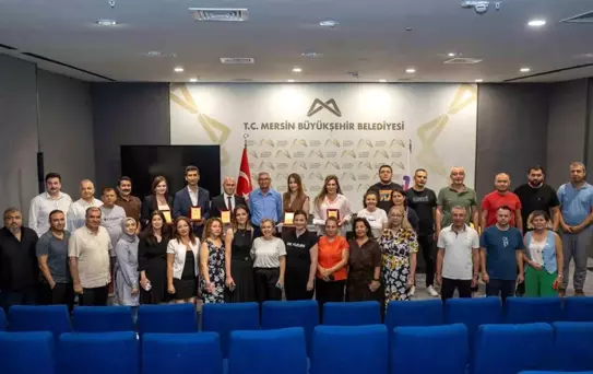 Mersin Büyükşehir Belediyesi'nde Başarı Töreni: 22 Personele Plaket Verildi