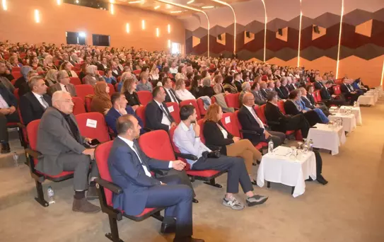 Eğitimi Güçlendirmenin Yolu: Öğretmenler