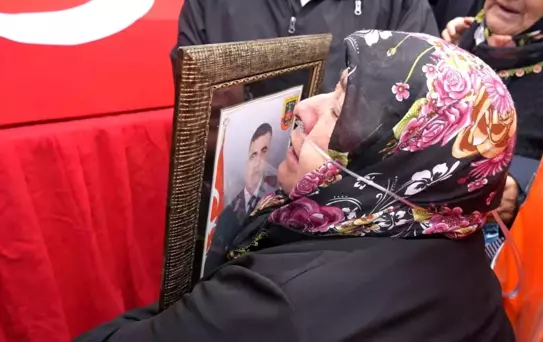 Cenazede yürek burkan feryat, anne şehit oğlunun fotoğrafına sarıldı: 'Kurban olurum sana'