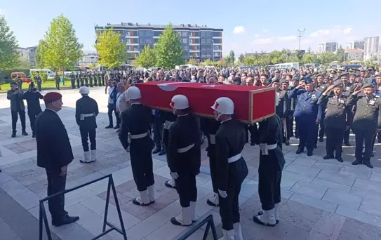 KKTC'de Trafik Kazası: Teğmen Bayram Afyonkarahisar'da Uğurlandı